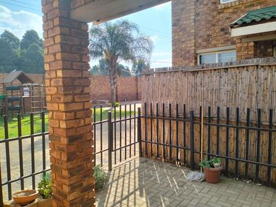 Apartment / Flat For Rent in Norton's Home Estate, Benoni
