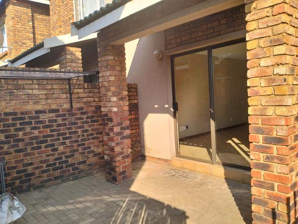 Apartment / Flat For Rent in Norton's Home Estate, Benoni